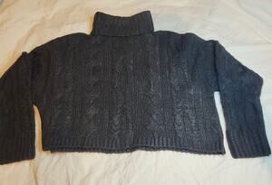 Womens sz Med Grey cable knit cropped Fishman Sweater Turtle neck long sleeve